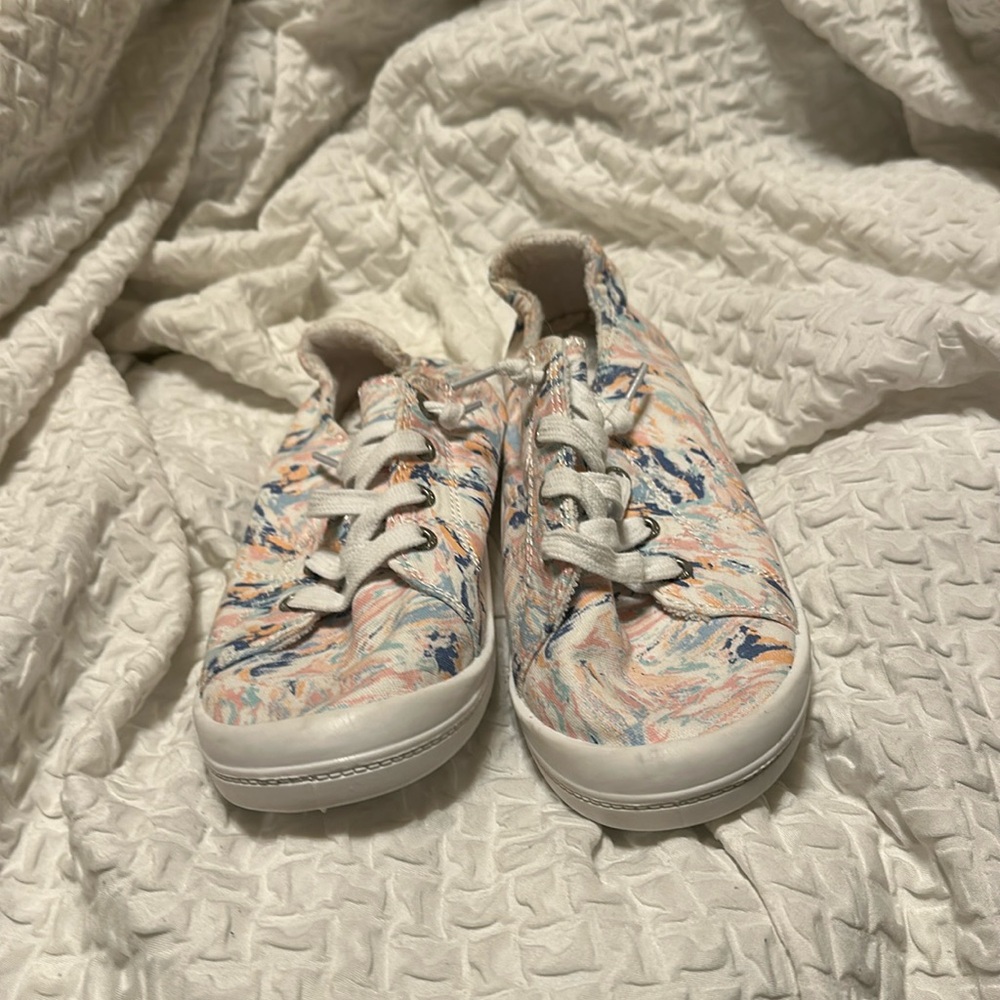 Gently used Roxy  Bayshore Shoes / floral print / women’s 9.5